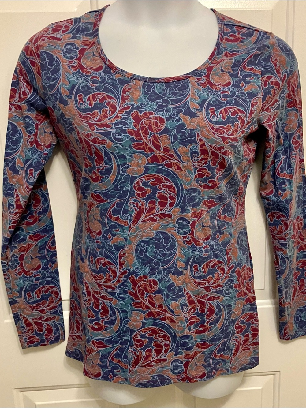 Peruvian Connection Sz M Blue Purple Paisley Scoop Neck Long Sleeve Top Shirt